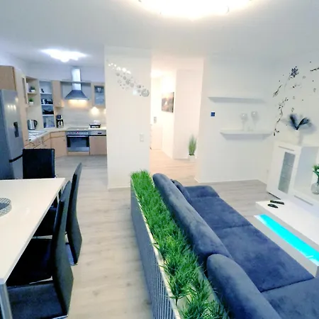 3-zimmer 84qm Mit Separatem Eingang Apartment *