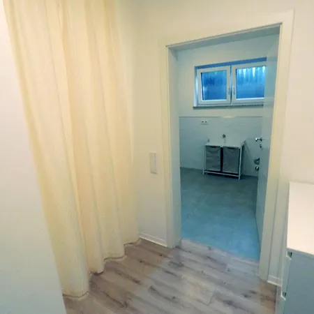 3-zimmer 84qm Mit Separatem Eingang דירה פולדה