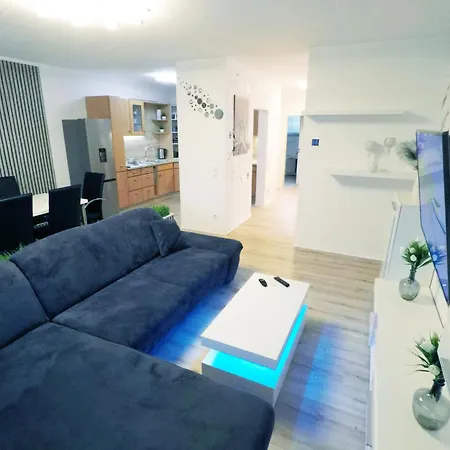 דירה 3-zimmer 84qm Mit Separatem Eingang