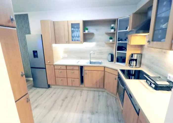 Appartement 3-zimmer 84qm Mit Separatem Eingang *